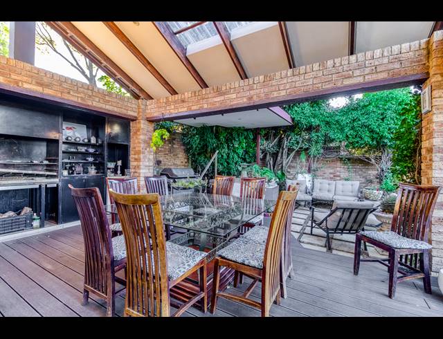 2 BEDROOM SECTIONAL TITLE RENTED IN BROMHOF